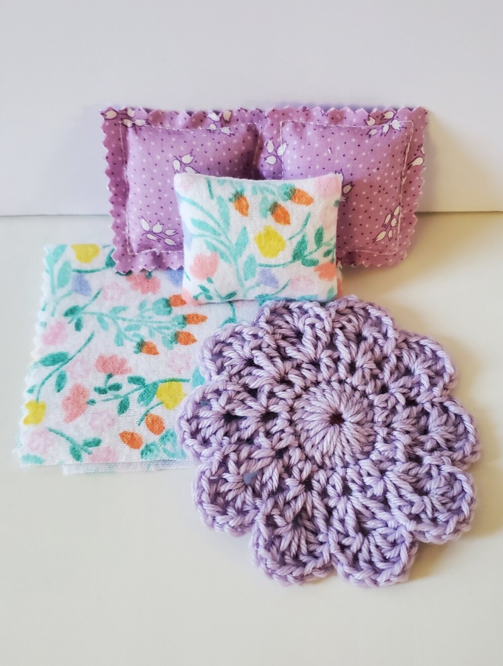 Miniature Dollhouse 1:12 Scale Rug Throw Blanket Lavender Maileg